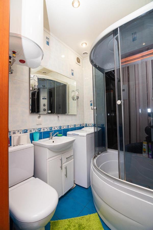 דנייפרופטרובסק Comfortable Apartments On Hrushevskogo Street Near 16 City Hospital מראה חיצוני תמונה