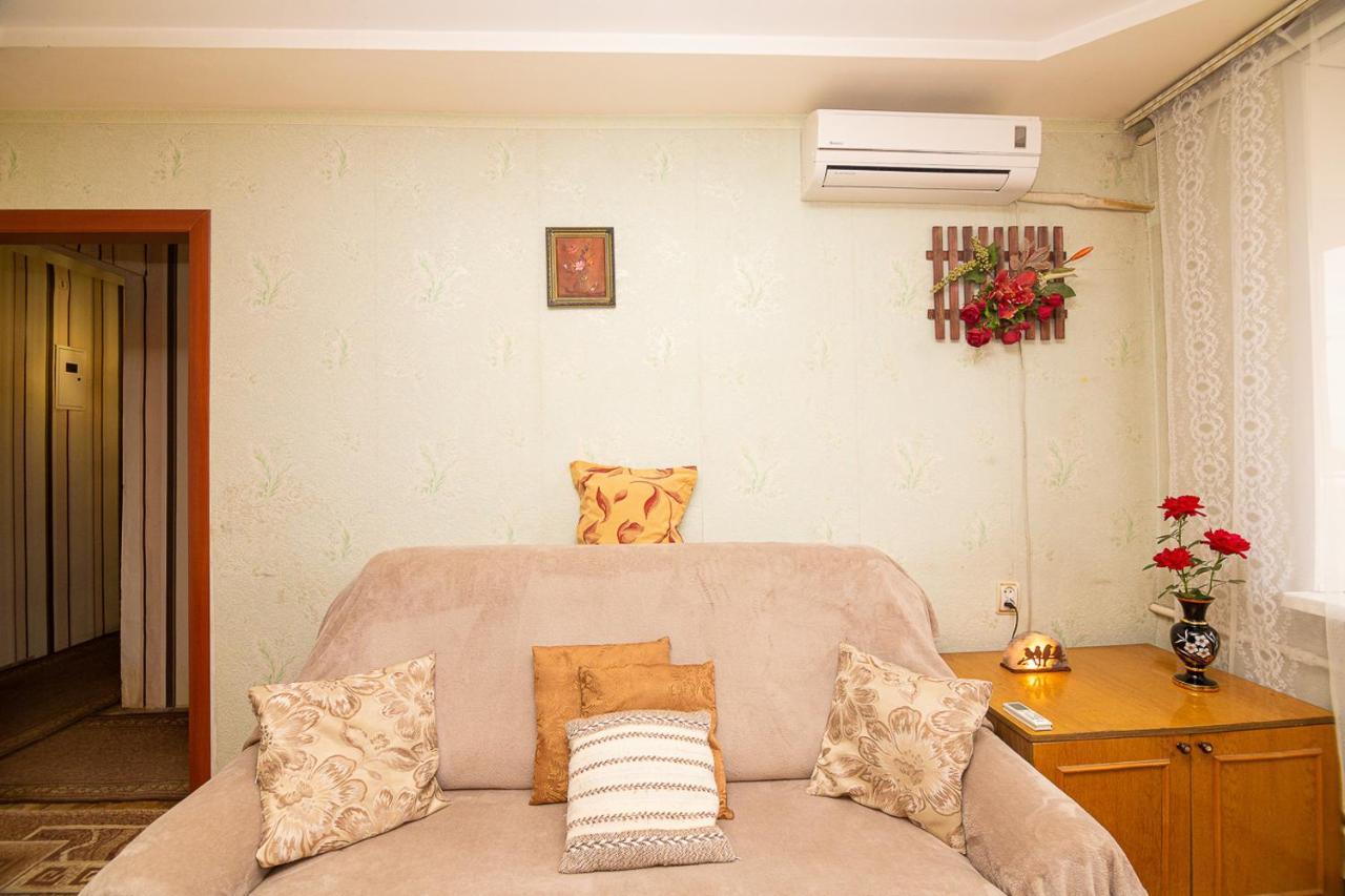 דנייפרופטרובסק Comfortable Apartments On Hrushevskogo Street Near 16 City Hospital מראה חיצוני תמונה